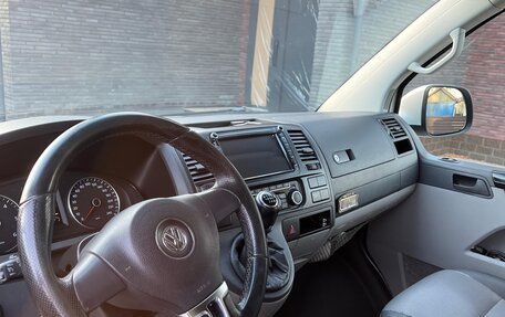 Volkswagen Caravelle T5, 2014 год, 2 500 000 рублей, 7 фотография