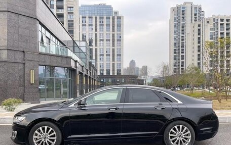 Lincoln MKZ II рестайлинг, 2020 год, 2 600 000 рублей, 7 фотография