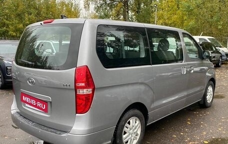 Hyundai H-1 II рестайлинг, 2018 год, 2 800 000 рублей, 4 фотография