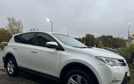 Toyota RAV4, 2013 год, 2 165 000 рублей, 2 фотография