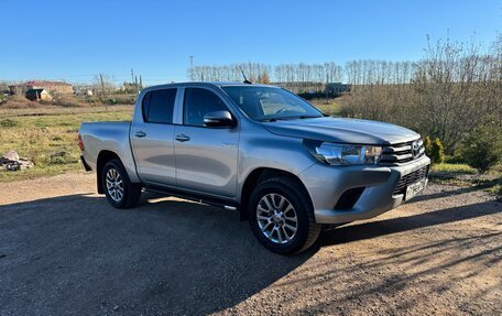 Toyota Hilux VIII, 2019 год, 2 850 000 рублей, 3 фотография