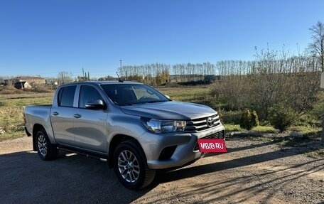 Toyota Hilux VIII, 2019 год, 2 850 000 рублей, 2 фотография