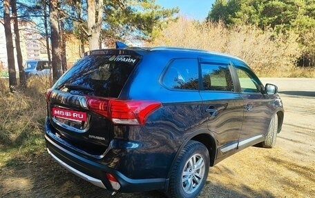 Mitsubishi Outlander III рестайлинг 3, 2018 год, 1 680 000 рублей, 6 фотография