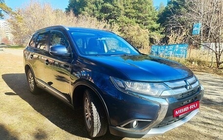 Mitsubishi Outlander III рестайлинг 3, 2018 год, 1 680 000 рублей, 3 фотография