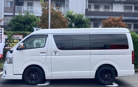 Toyota HiAce H200, 2022 год, 5 445 000 рублей, 2 фотография