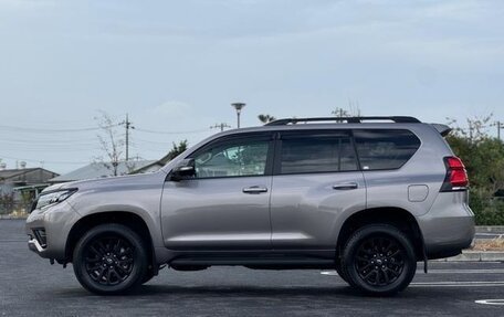 Toyota Land Cruiser Prado 150 рестайлинг 2, 2023 год, 6 655 000 рублей, 4 фотография