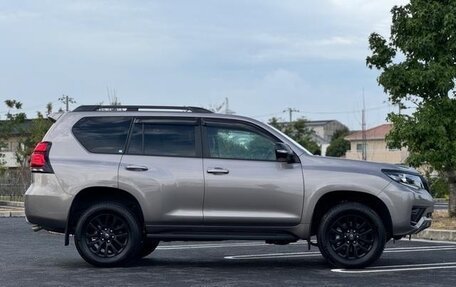 Toyota Land Cruiser Prado 150 рестайлинг 2, 2023 год, 6 655 000 рублей, 5 фотография