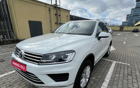 Volkswagen Touareg III, 2015 год, 2 950 000 рублей, 8 фотография