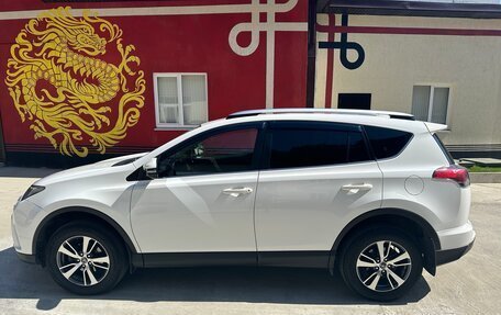 Toyota RAV4, 2018 год, 2 680 000 рублей, 3 фотография