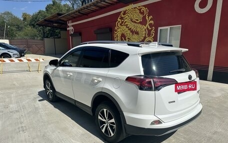 Toyota RAV4, 2018 год, 2 680 000 рублей, 2 фотография