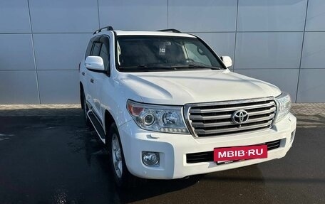 Toyota Land Cruiser 200, 2014 год, 3 999 000 рублей, 3 фотография