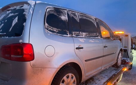 Volkswagen Touran III, 2010 год, 500 000 рублей, 16 фотография