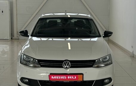 Volkswagen Jetta VI, 2013 год, 1 190 000 рублей, 2 фотография