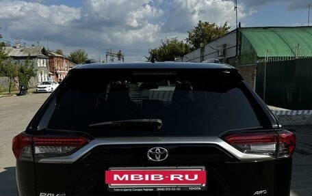 Toyota RAV4, 2021 год, 3 750 000 рублей, 3 фотография