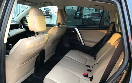 Toyota RAV4, 2015 год, 2 410 000 рублей, 16 фотография