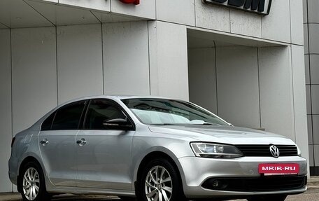 Volkswagen Jetta VI, 2011 год, 998 000 рублей, 5 фотография