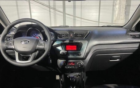 KIA Rio III рестайлинг, 2013 год, 749 000 рублей, 13 фотография