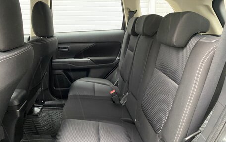 Mitsubishi Outlander III рестайлинг 3, 2015 год, 1 349 000 рублей, 11 фотография