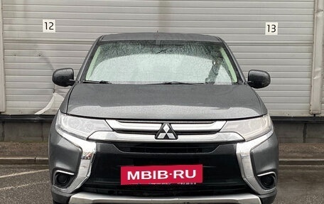 Mitsubishi Outlander III рестайлинг 3, 2015 год, 1 349 000 рублей, 2 фотография