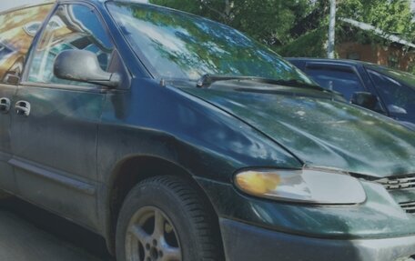 Chrysler Voyager III, 1999 год, 180 000 рублей, 1 фотография