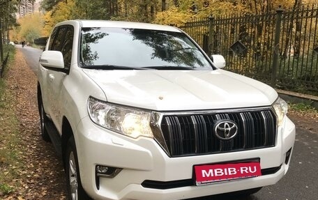 Toyota Land Cruiser Prado 150 рестайлинг 2, 2021 год, 6 600 000 рублей, 8 фотография