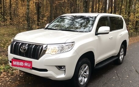 Toyota Land Cruiser Prado 150 рестайлинг 2, 2021 год, 6 600 000 рублей, 7 фотография