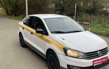 Volkswagen Polo VI (EU Market), 2015 год, 730 000 рублей, 2 фотография