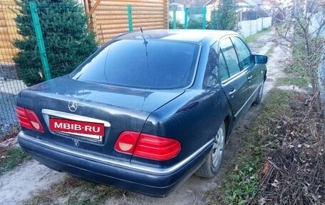 Mercedes-Benz E-Класс, 1997 год, 250 000 рублей, 5 фотография