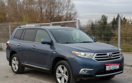 Toyota Highlander III, 2011 год, 2 400 000 рублей, 17 фотография