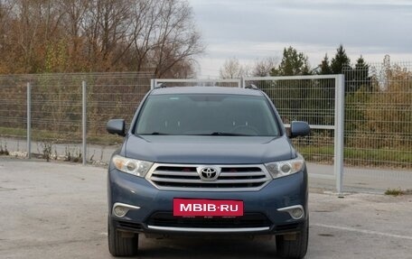 Toyota Highlander III, 2011 год, 2 400 000 рублей, 16 фотография