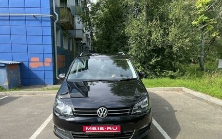 Volkswagen Sharan II, 2014 год, 1 480 000 рублей, 2 фотография