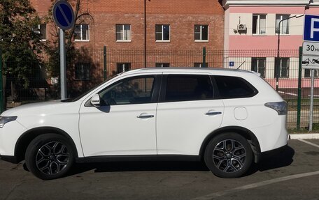 Mitsubishi Outlander III рестайлинг 3, 2014 год, 1 650 000 рублей, 6 фотография