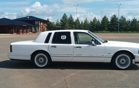 Lincoln Town Car II, 1992 год, 1 500 000 рублей, 1 фотография