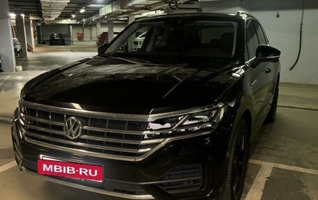 Volkswagen Touareg III, 2018 год, 5 390 000 рублей, 6 фотография