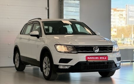 Volkswagen Tiguan II, 2017 год, 2 250 000 рублей, 3 фотография