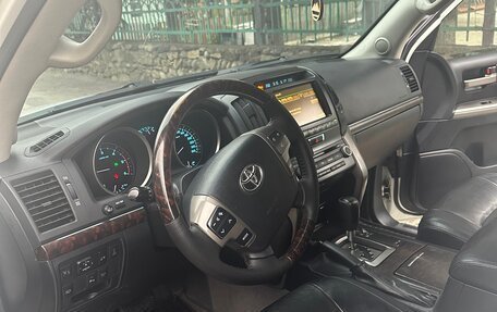 Toyota Land Cruiser 200, 2011 год, 3 100 000 рублей, 7 фотография