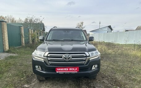 Toyota Land Cruiser 200, 2016 год, 6 950 000 рублей, 2 фотография