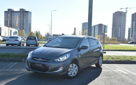 Hyundai Solaris II рестайлинг, 2011 год, 859 200 рублей, 1 фотография