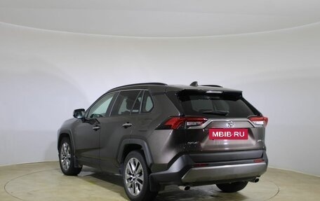 Toyota RAV4, 2020 год, 3 650 000 рублей, 7 фотография