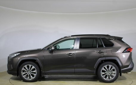 Toyota RAV4, 2020 год, 3 650 000 рублей, 8 фотография