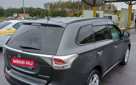 Mitsubishi Outlander III рестайлинг 3, 2013 год, 1 490 000 рублей, 3 фотография