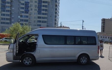 Toyota HiAce H200, 2008 год, 2 300 000 рублей, 3 фотография