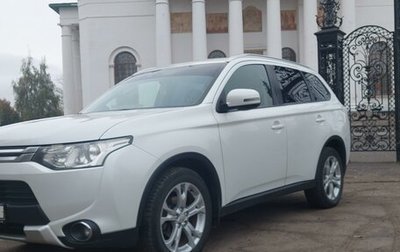 Mitsubishi Outlander III рестайлинг 3, 2014 год, 1 850 000 рублей, 1 фотография