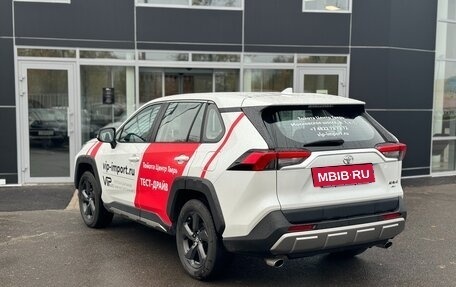 Toyota RAV4, 2022 год, 3 900 000 рублей, 7 фотография