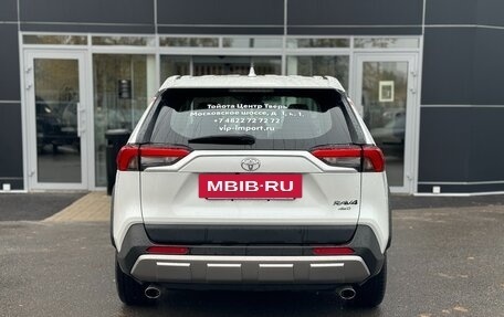 Toyota RAV4, 2022 год, 3 900 000 рублей, 6 фотография