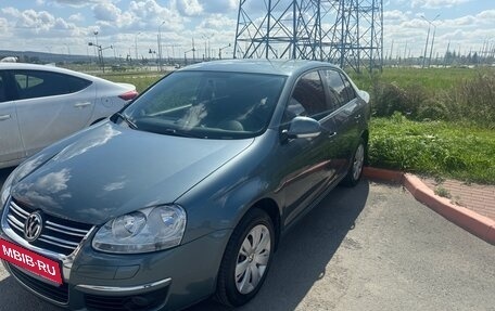 Volkswagen Jetta VI, 2009 год, 705 000 рублей, 1 фотография