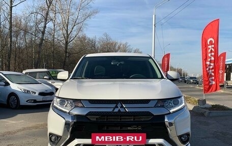 Mitsubishi Outlander III рестайлинг 3, 2022 год, 2 799 900 рублей, 2 фотография