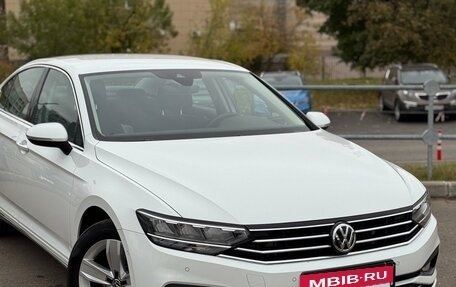 Volkswagen Passat B8 рестайлинг, 2019 год, 2 990 000 рублей, 6 фотография