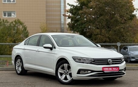 Volkswagen Passat B8 рестайлинг, 2019 год, 2 990 000 рублей, 2 фотография