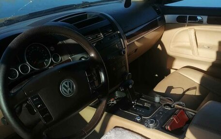 Volkswagen Touareg III, 2004 год, 630 000 рублей, 5 фотография